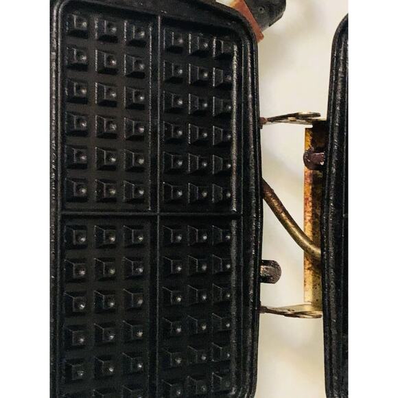 Vtg Black Angus Chrome Electric Waffle Maker Series 932 Tested - Picture 6 of 8